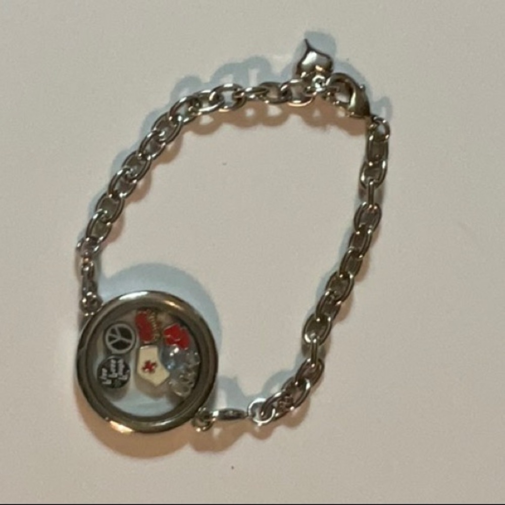 Unsigned Nurse Love Family Theme Charm Locket Bracelet Silver Tone Metal